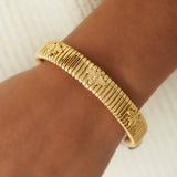 Buzzy Beauty Bracelet Gold